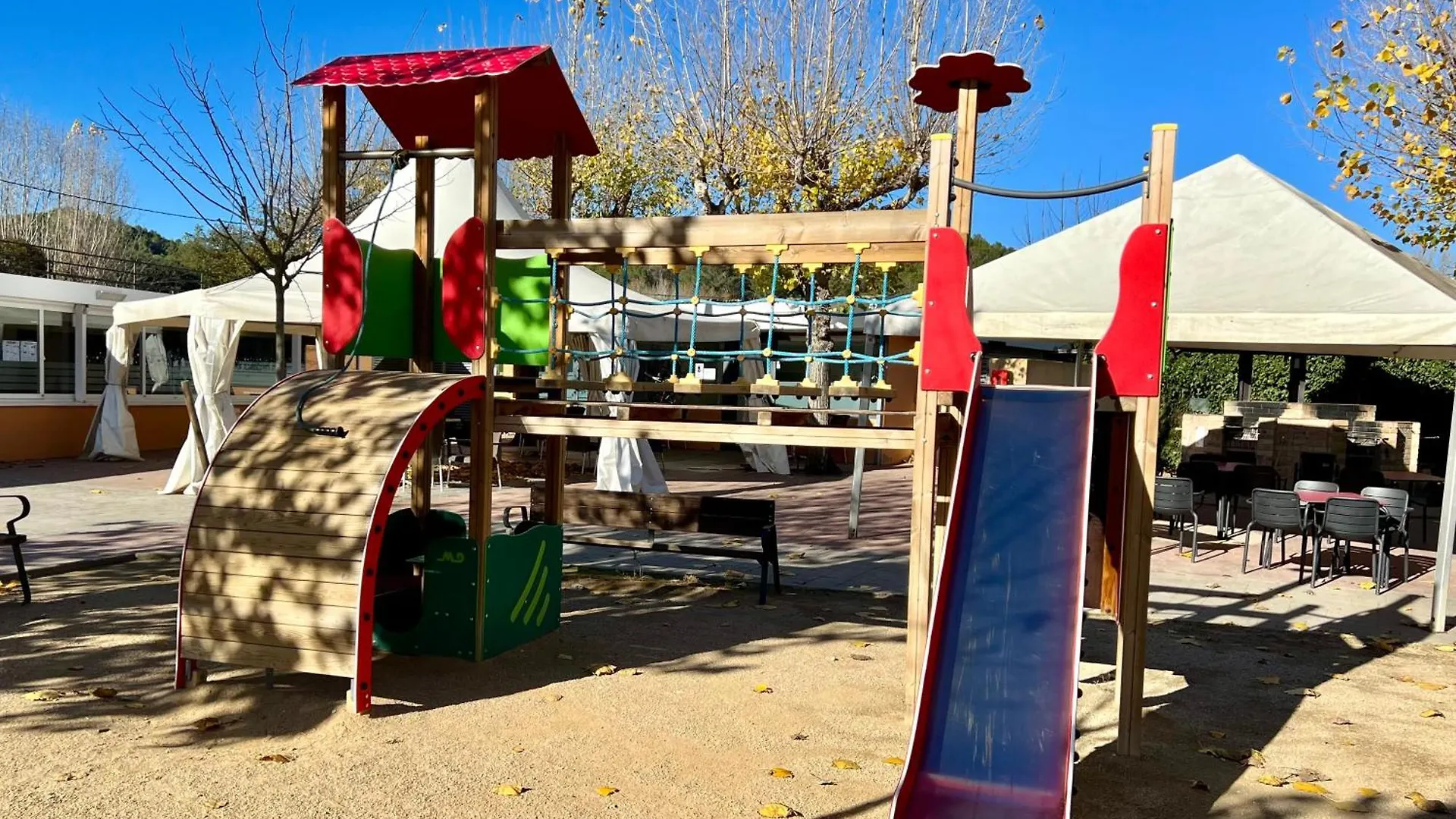 Camping Bungalow El Llac De Banyoles Porqueres