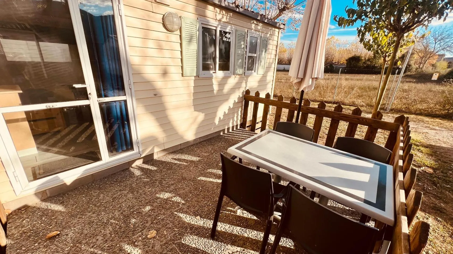 Camping Bungalow El Llac De Banyoles Porqueres