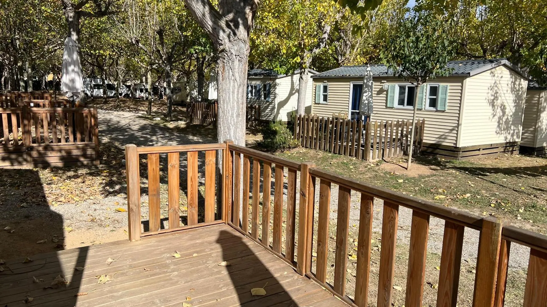 Camping Bungalow El Llac De Banyoles Porqueres
