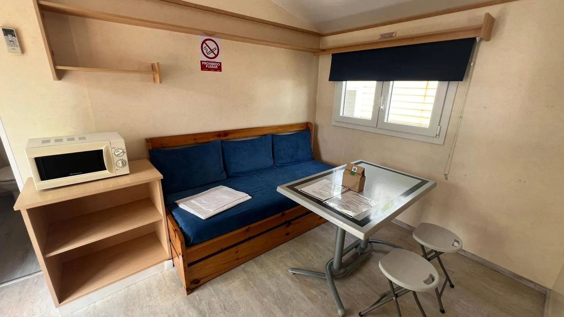 Camping Bungalow El Llac De Banyoles Porqueres Campsite